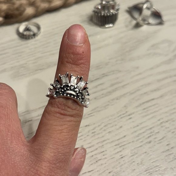 FREE PEOPLE RING SET - Picture 7 of 13